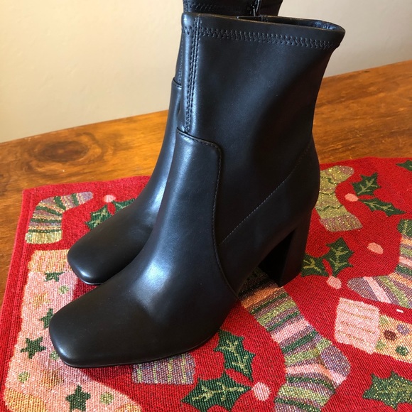 Women’s Black short boot size 8 - Picture 3 of 11